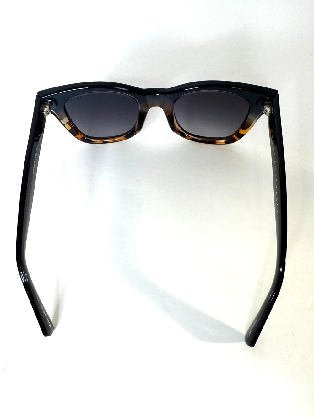 QUAY Australia NEW After Hours Sunglasses Limited Edition Navy Tortoise RARE